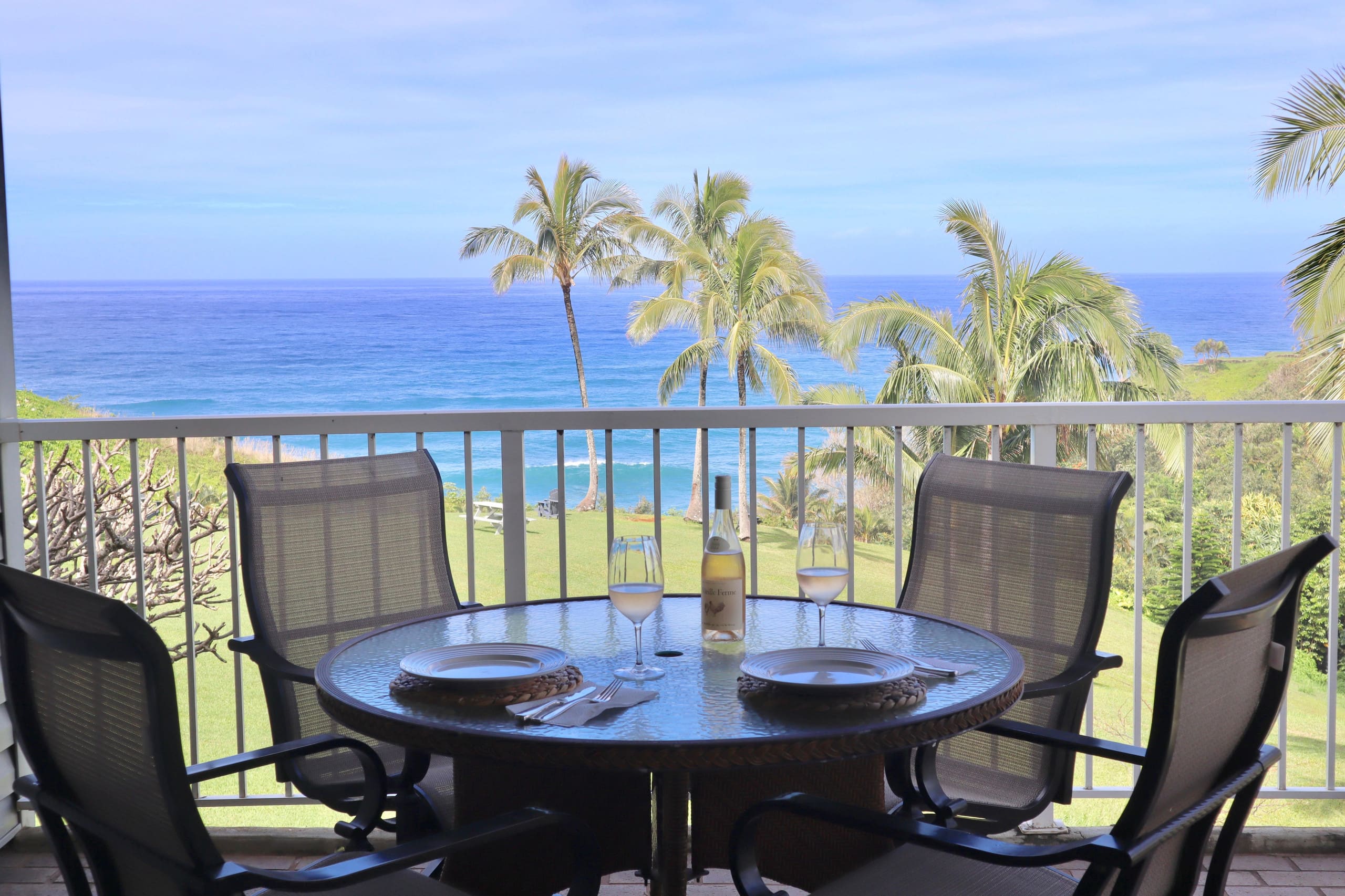 Condo in Princeville · ★4.67 · 1 bedroom · 2 beds · 2 private baths - Image 3