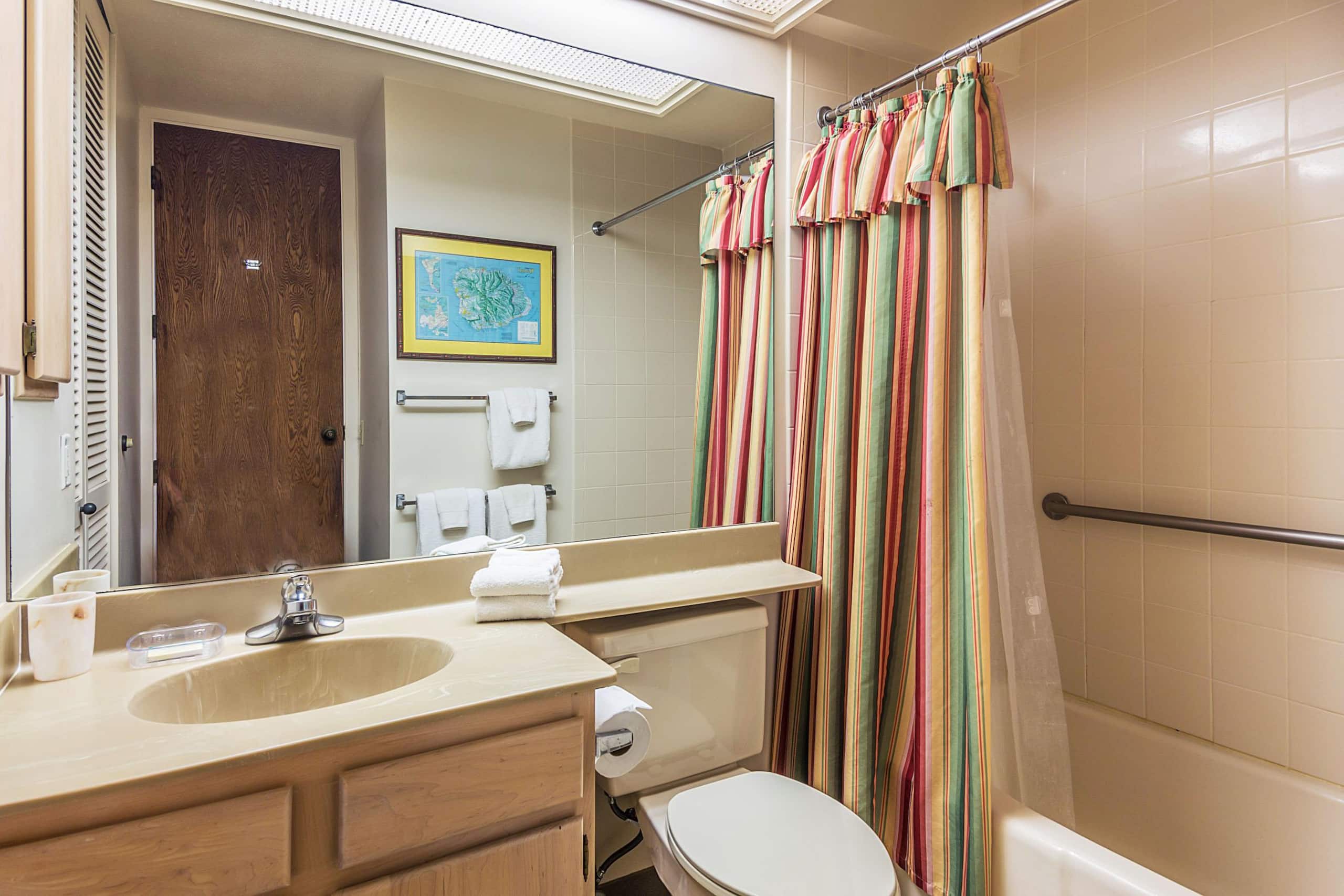 Condo in Princeville · ★4.67 · 1 bedroom · 2 beds · 2 private baths - Image 10