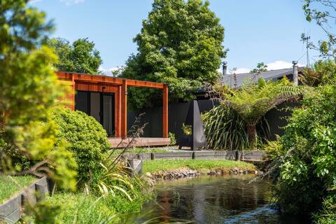 Streamside Fern Cabin - Waitahanui, Taupo