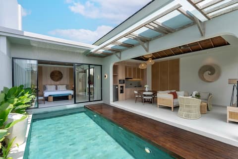 Luxury 1BR Canggu Couple's Retreat with Pool