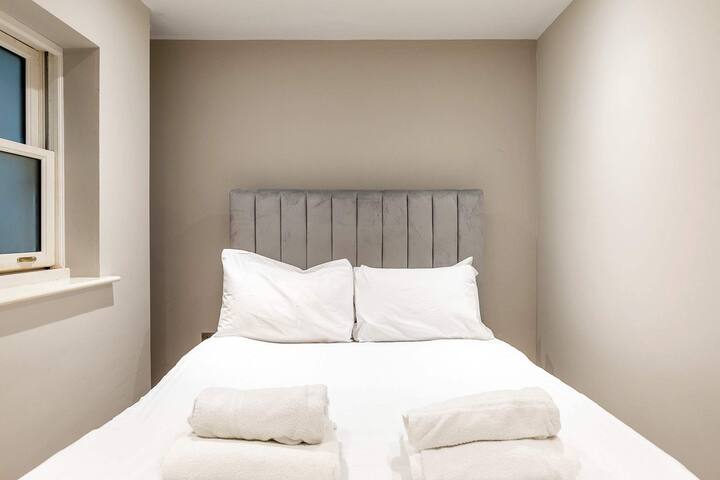 5-bedroom Mews House in Paddington by StayInLondon gallery image 3