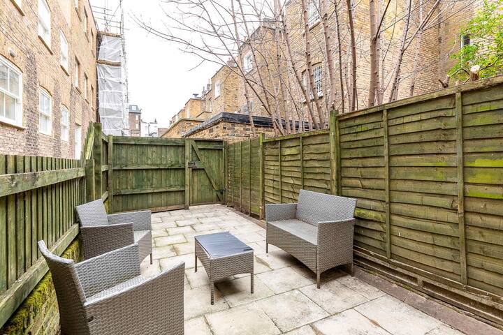 5-bedroom Mews House in Paddington by StayInLondon gallery image 5