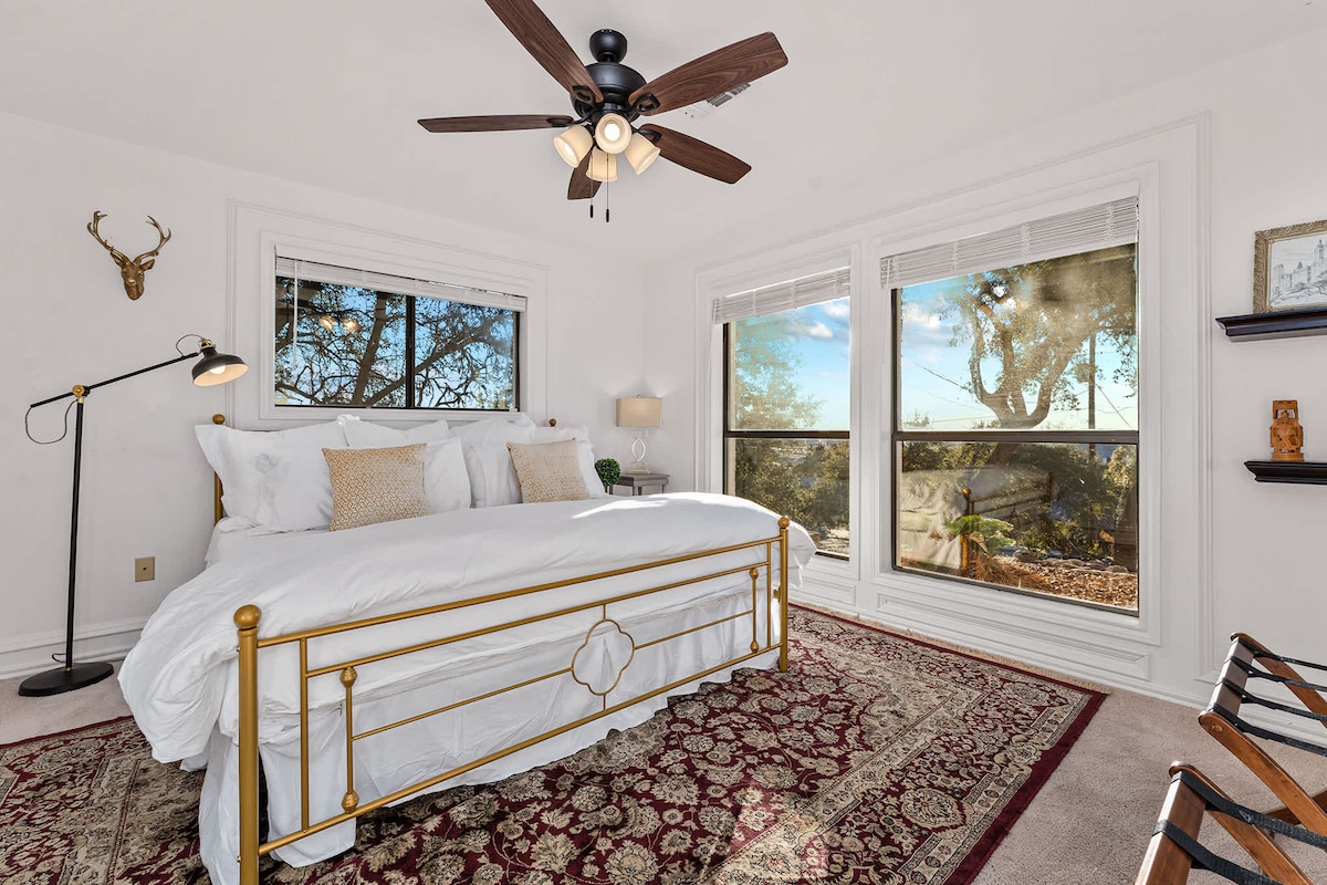 [Голямо двойно легло] Мечтайте големи в тази просторна спалня.