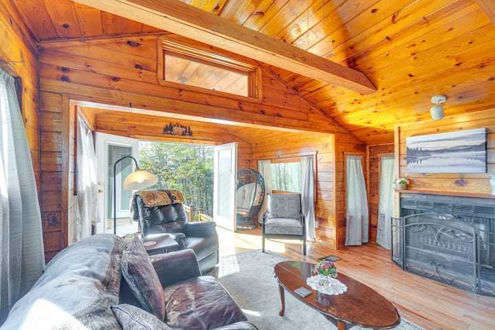 Cabin W/ Deck & Mountain Views Near Gatlinburg! - Cosby
