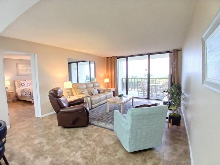 Ocean's Edge Retreat- Direct Ocean 2 Bed/2bath - Cape Canaveral, FL