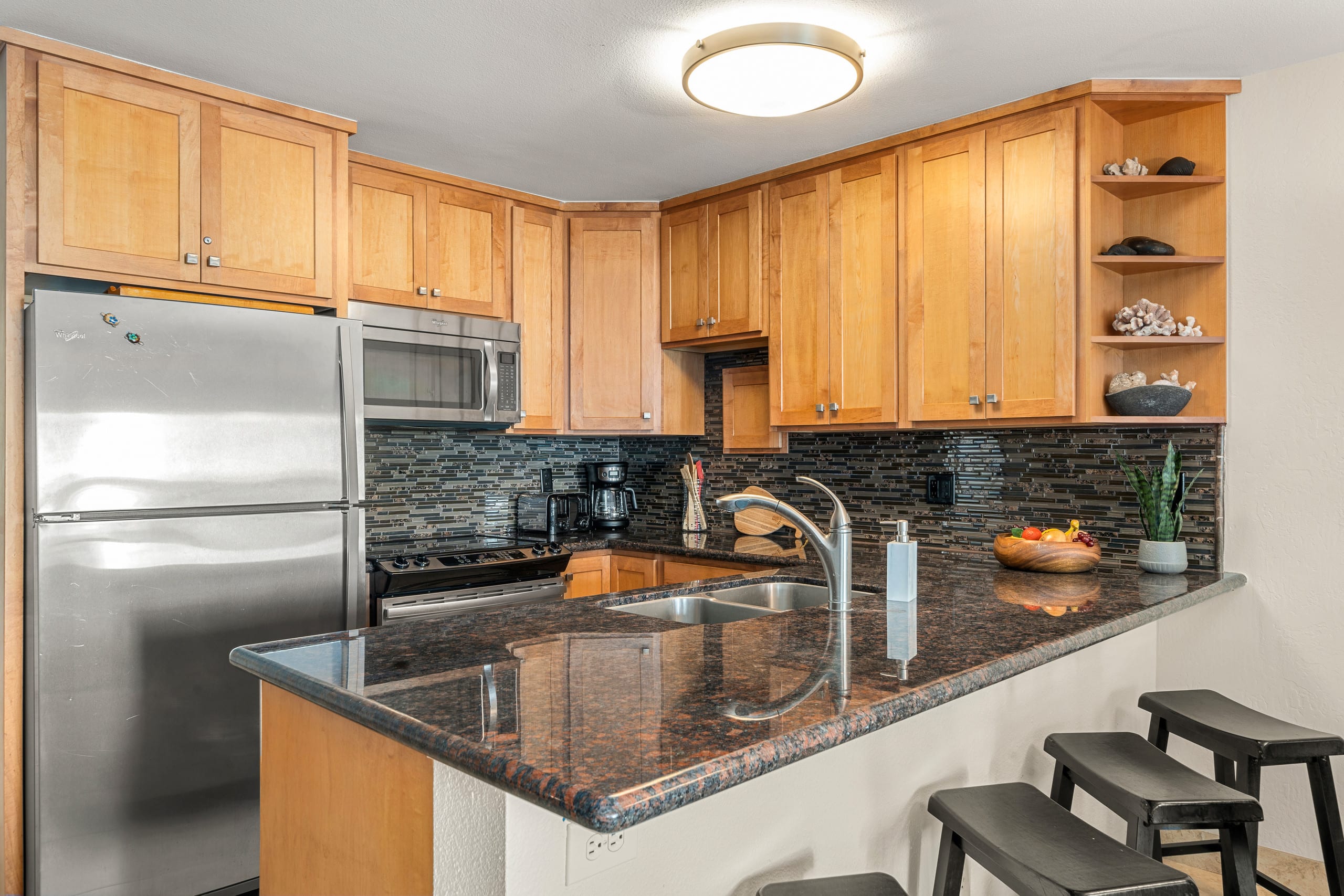 Condo in Kihei · ★4.88 · 1 bedroom · 2 beds · 1 bath - Image 7