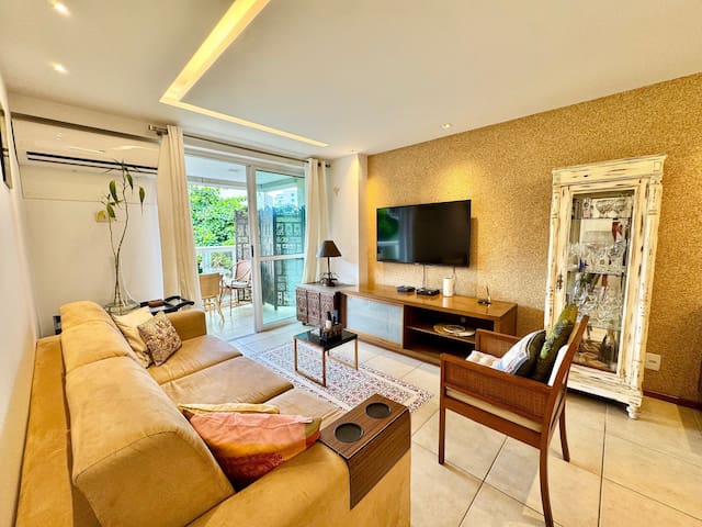 Refinement, Leisure and Location for up to 04