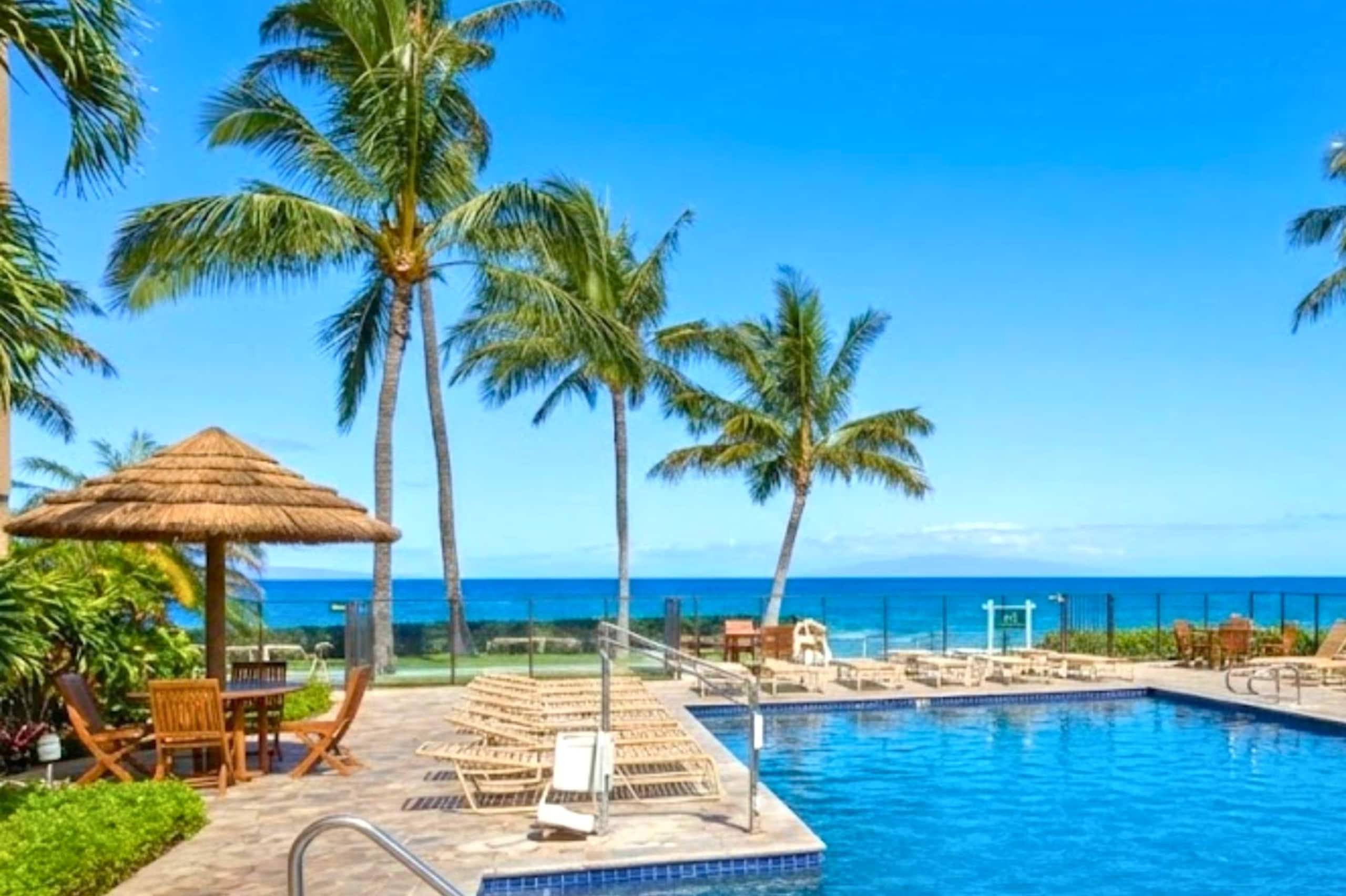 Condo in Lahaina · ★4.8 · 1 bedroom · 2 beds · 1 bath - Image 4