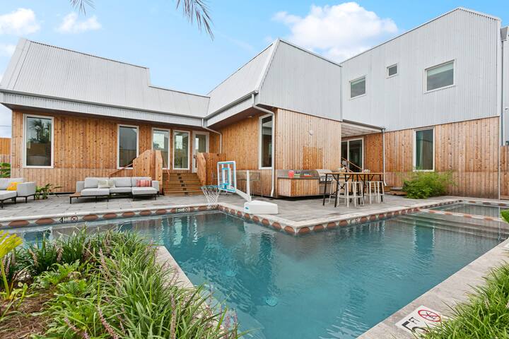 The Florentine | Private 12BR Hotel – Pool, Spa gallery image 3