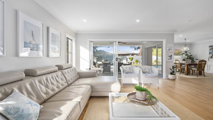 Calypso – Pool, Walk To Beach, Sawtell gallery image 2