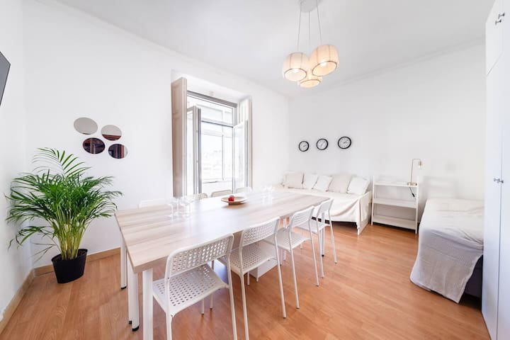 5+1 BR Apartment Over Marquês de Pombal