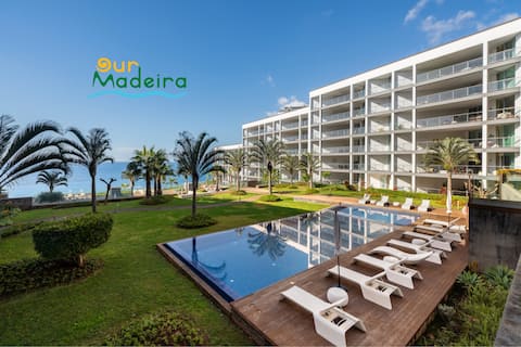 Top performing Airbnb: Luxury apt in clifftop condo | Palace Ocean View in São Martinho
