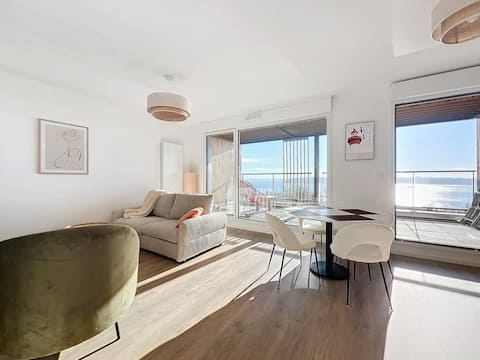 Beautiful harbor and sea view - Large terrace - 2 people