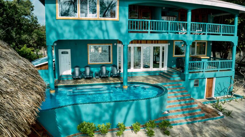 3BR Beachfront Villa w/Pool & Ocean Views gallery image 4