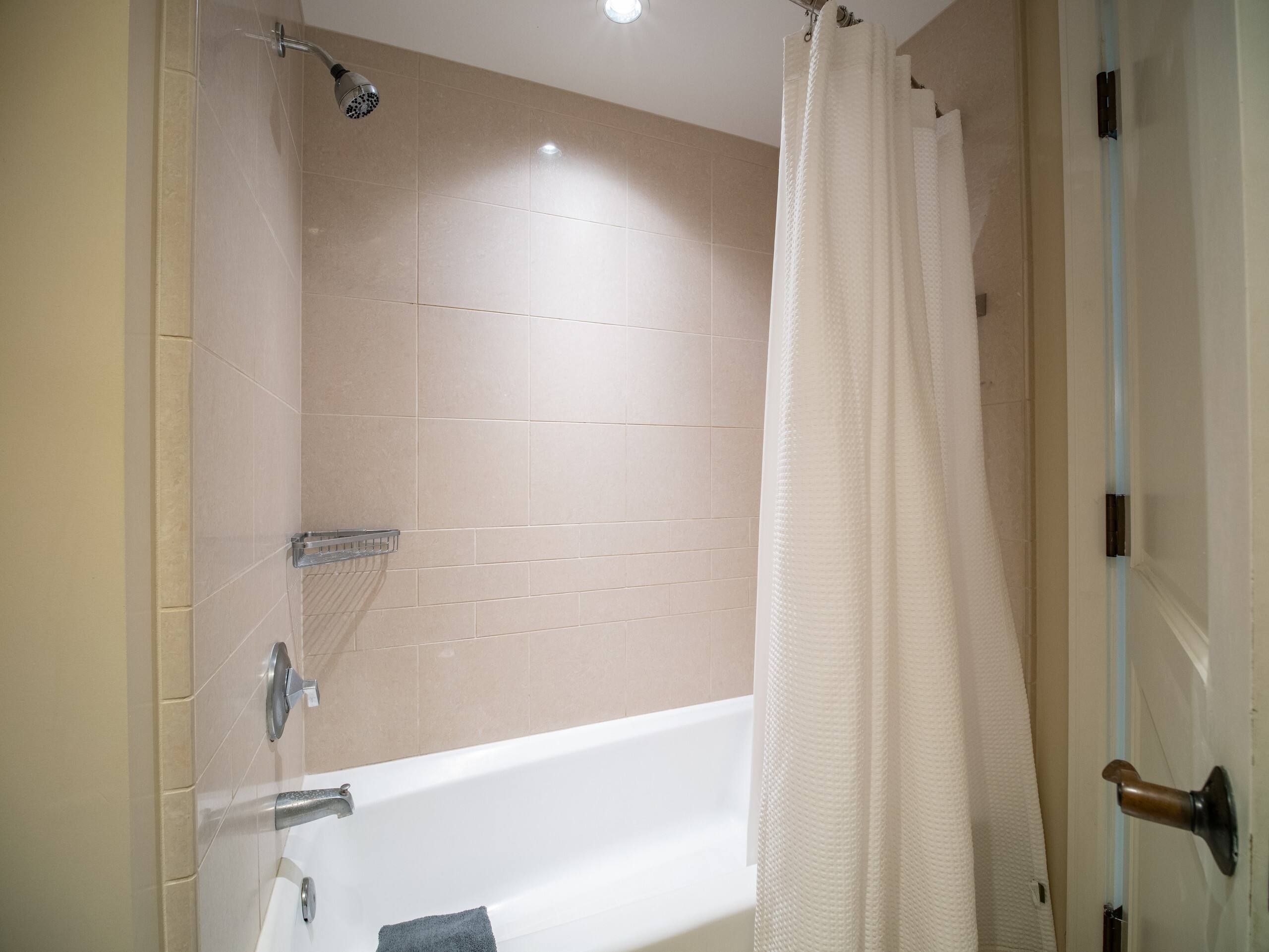 Home in Lahaina · ★5.0 · 1 bedroom · 2 beds · 1 bath - Image 10