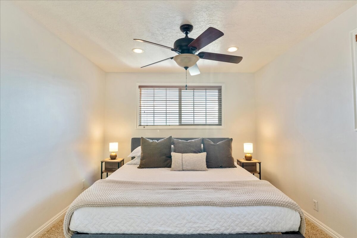 22-9332 Canyon Rd-22