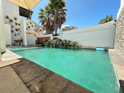 Casa Nuestra 2 with a pool, 2 blocks from the beach