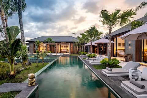 Villa Florentine: 5BR With Pool & Rice fields View