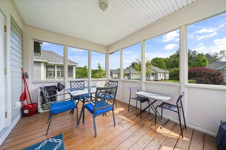 East Lake Shores managed Airbnb listing 3