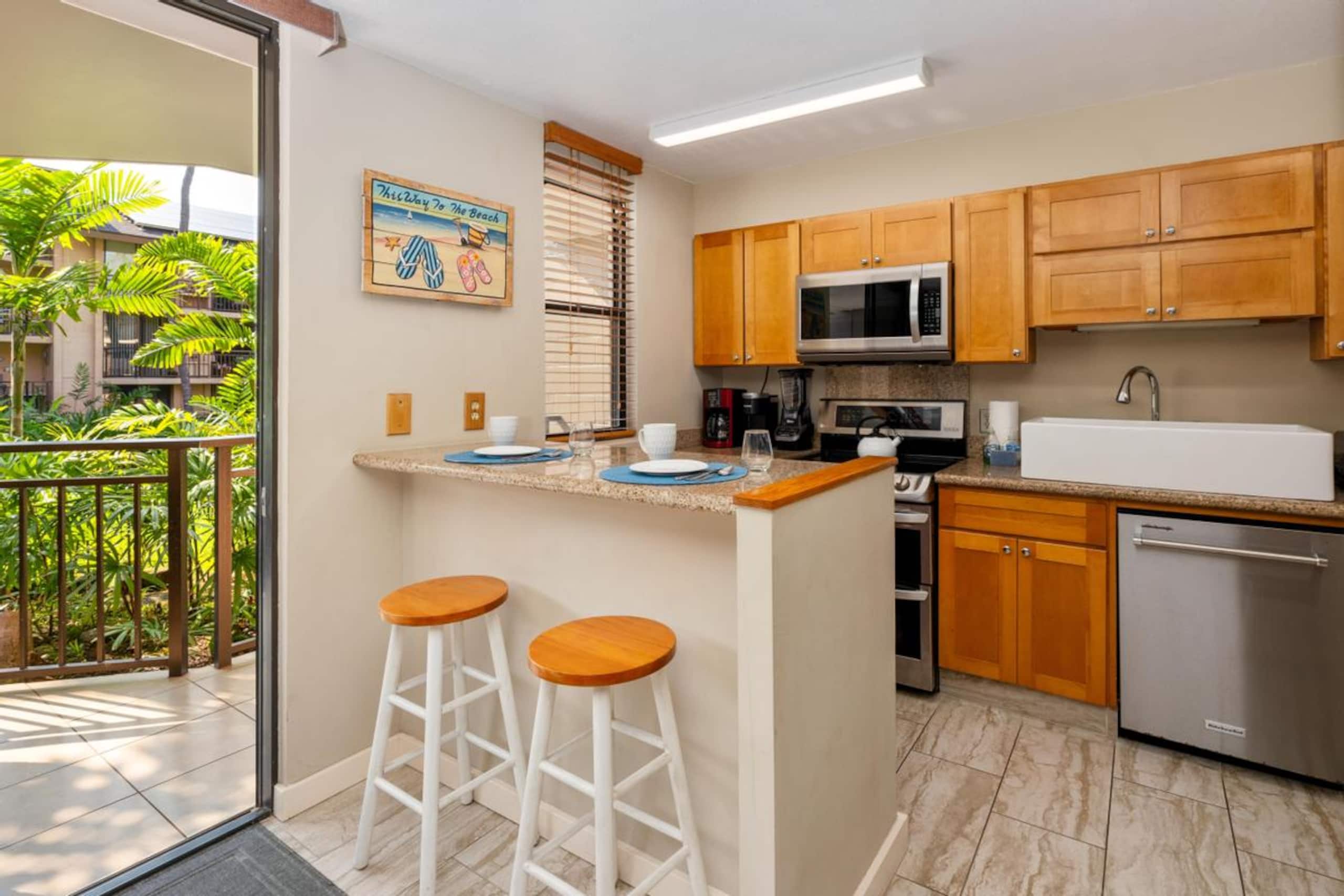 Condo in Kailua-Kona · ★4.5 · 1 bedroom · 2 beds · 1 shared bath - Image 3