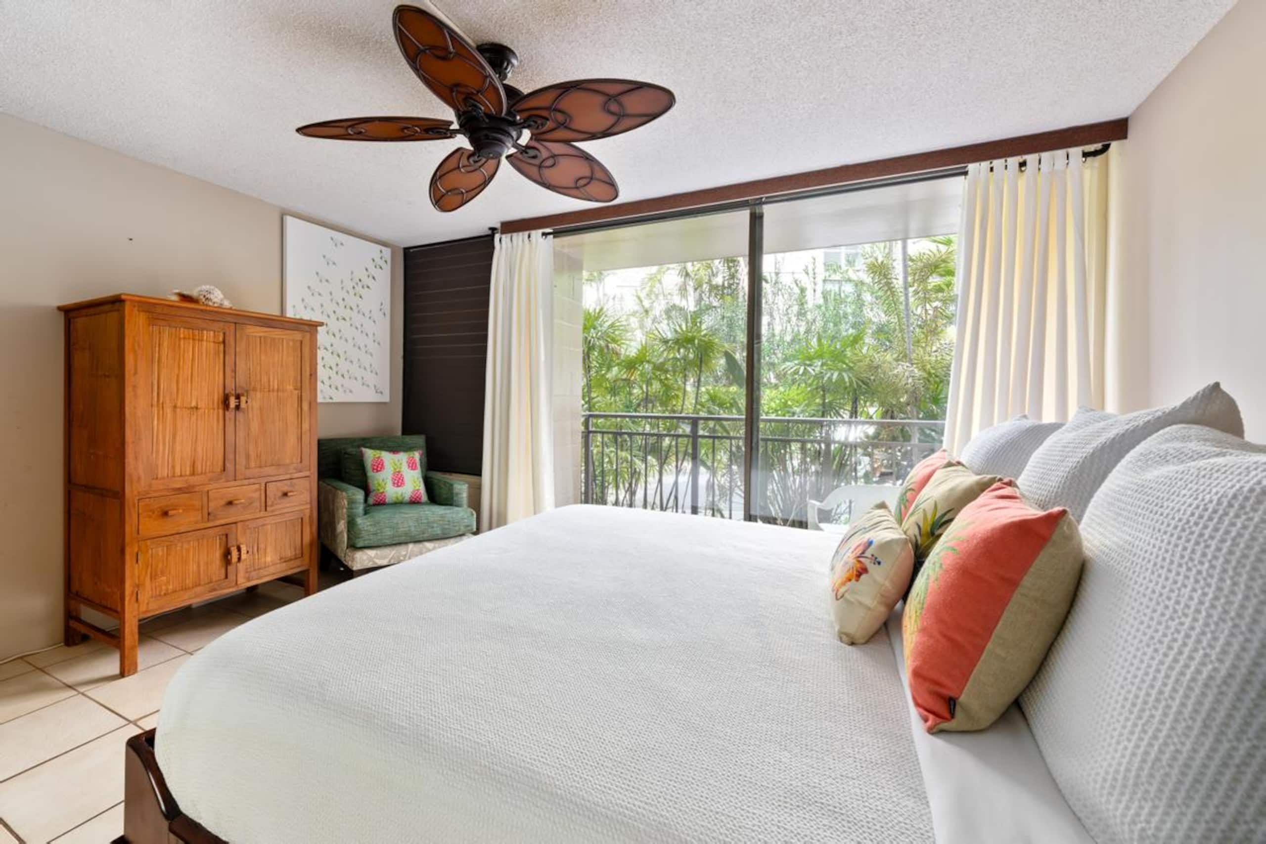 Condo in Kailua-Kona · ★4.5 · 1 bedroom · 2 beds · 1 shared bath - Image 20