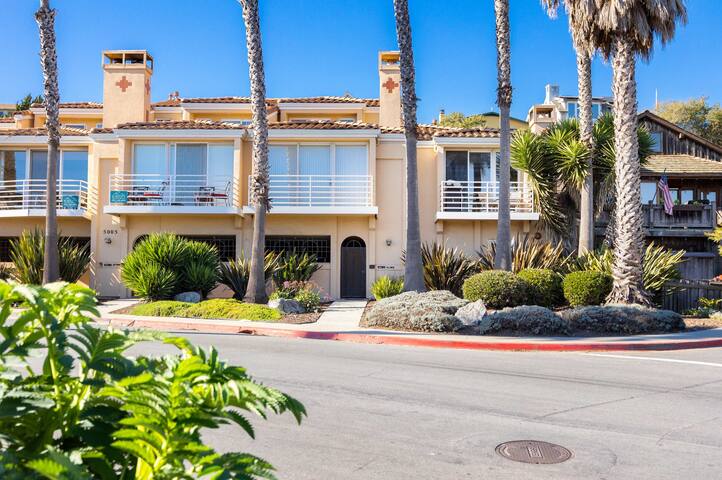 Capitola Village Condo – 2 min walk to beach gallery image 3