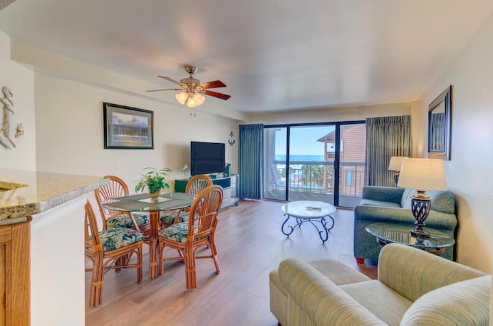 Condo W/ Pool Access + Ocean Views - マートルビーチ, SC