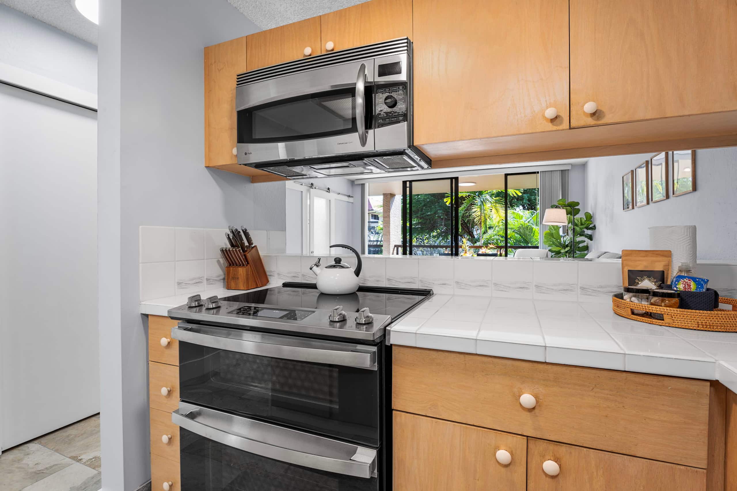 Condo in Kailua-Kona · ★4.92 · 1 bedroom · 2 beds · 2 baths - Image 11