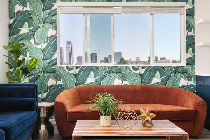 Landmark Hotel Oasis | Near Balboa & Little Italy gallery image 4