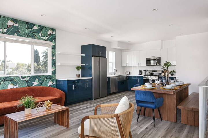 Landmark Hotel Oasis | Near Balboa & Little Italy gallery image 3