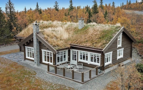 Amazing home in Gålå with sauna
