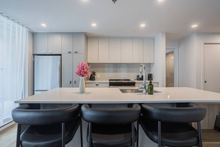 Exclusive Sanctuary: Elegance Meets Comfort gallery image 4