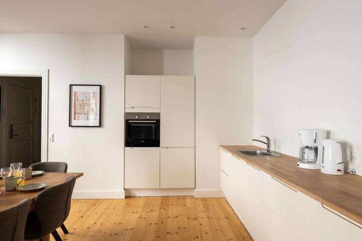 Beautiful & Spacious 4BR in Vesterbro gallery image 5