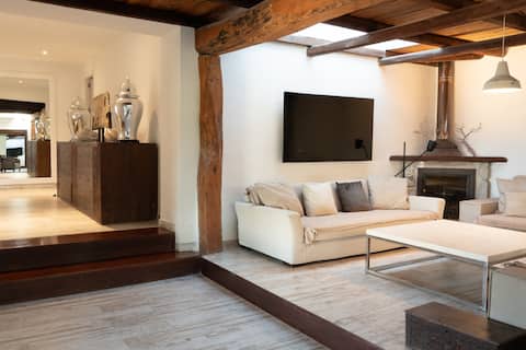 Successful Airbnb property: Can Calyssa: Luxury Villa Near City Center in Eivissa