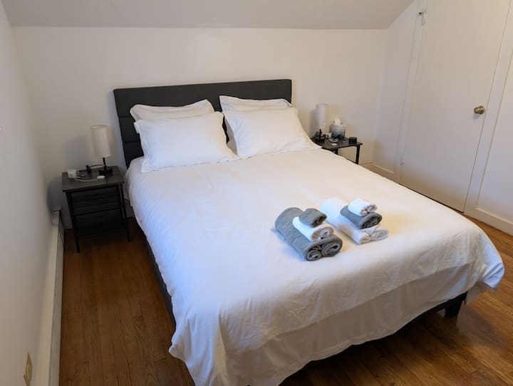 Camera da letto matrimoniale 1 con TV da 55"