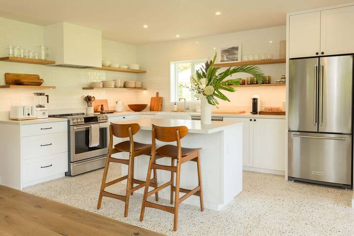 Cottage Four – Luxury Riverfront Stay on Kauai gallery image 4