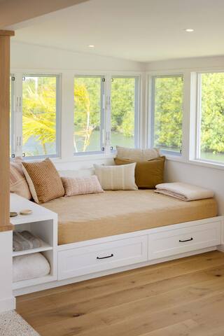 Cottage Four – Luxury Riverfront Stay on Kauai gallery image 3