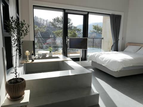 Rooms with rest, 102