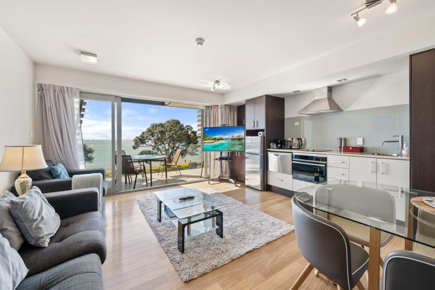 Paihia Beachfront 1 Bedroom Aptm 1