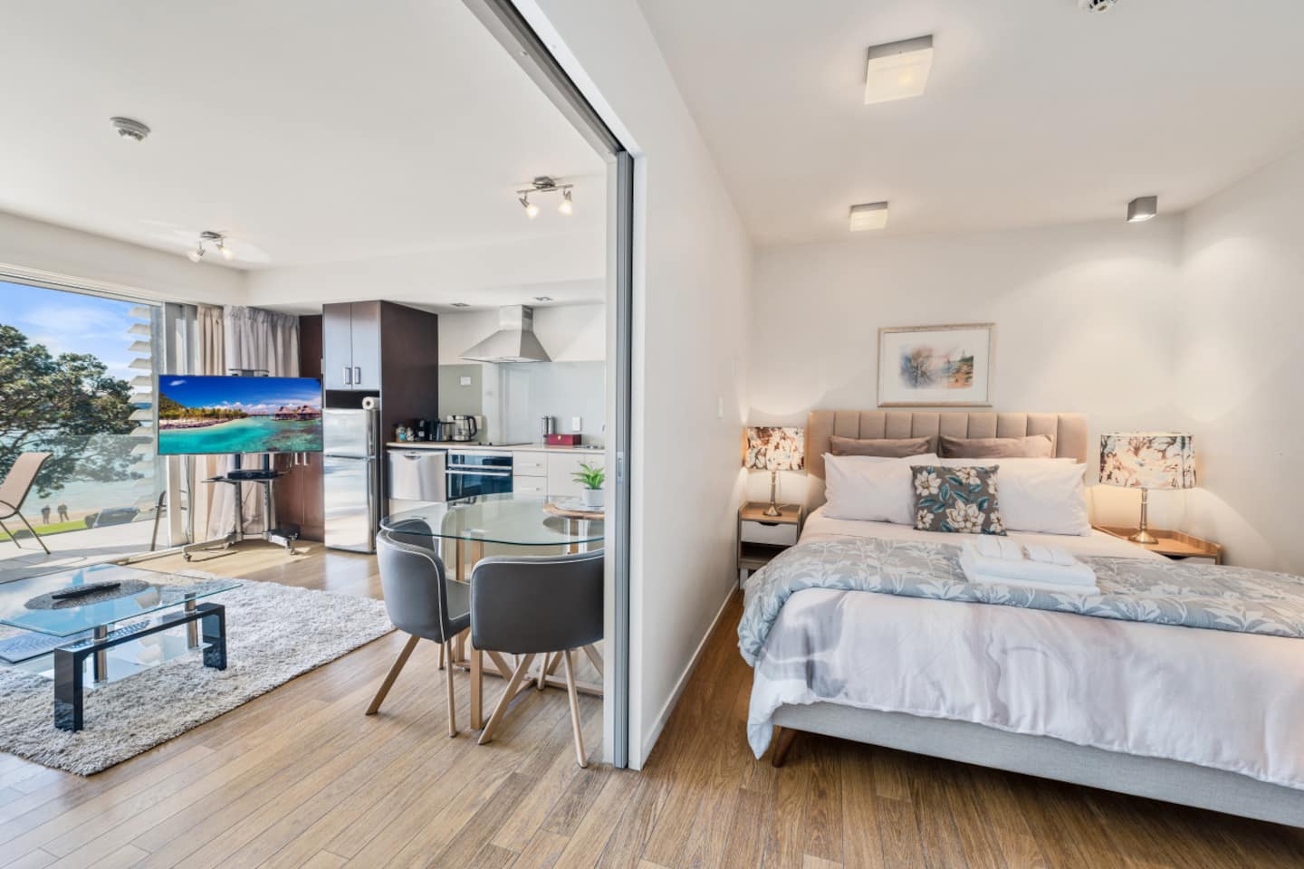 Paihia Beachfront 1 Bedroom Aptm 3
