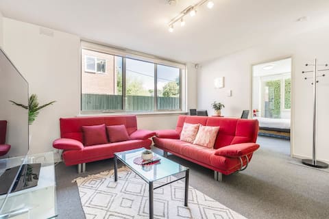 Crimson Clover: Cosy Retreat near Swinburne Uni