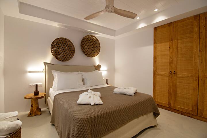 Sirocco pool villa in Antiparos gallery image 5