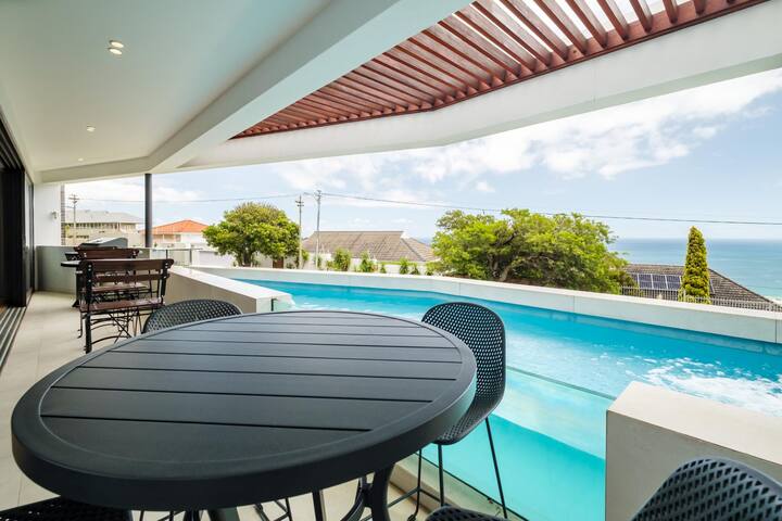 4BR Camps Bay Villa w Pool and Garden Casa Meya