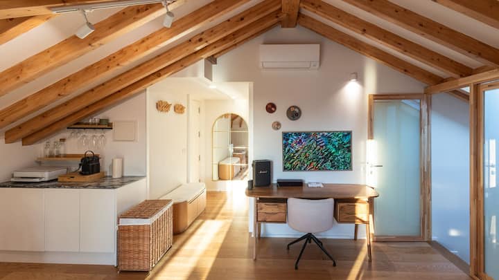 Workspace evidence from New 3BR w/ Rooftop & Balcony Views by LovelyStay