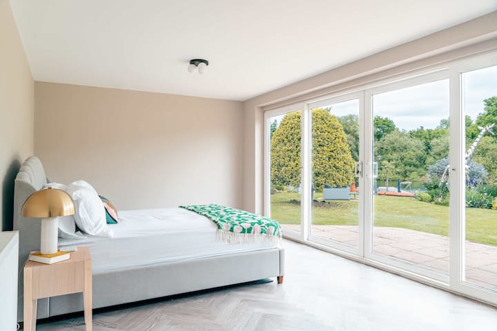 Access via Bedroom 4
