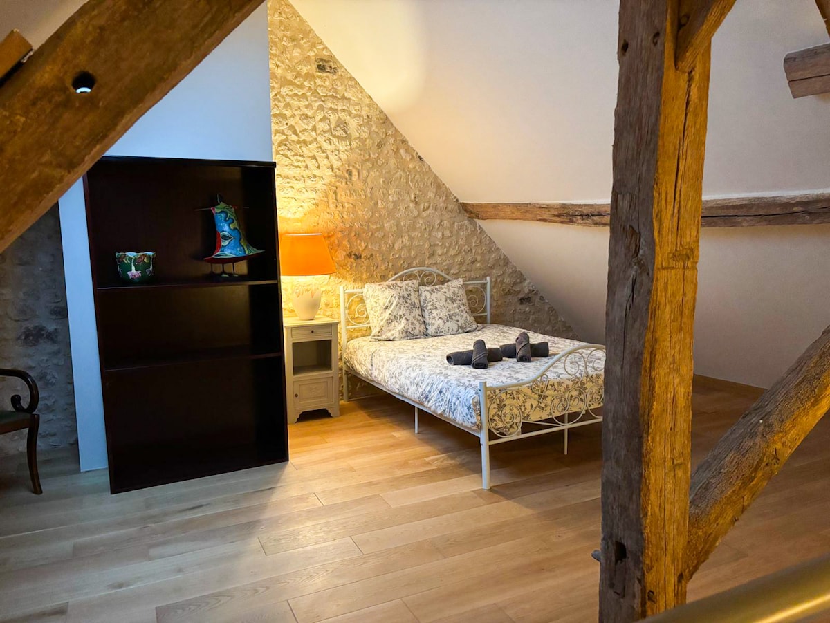 Chambre au dessus du salon des Granges