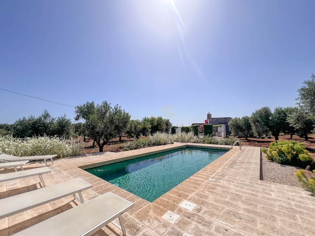 TD Torretta Macramè amid the Mediterranean scrub