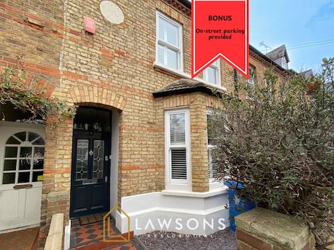 Large 4BR Home | 2 Baths, Central Windsor