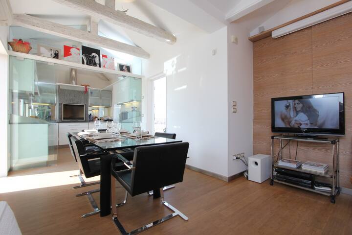 Apt. Grand Canal Terrace Scalzi gallery image 2