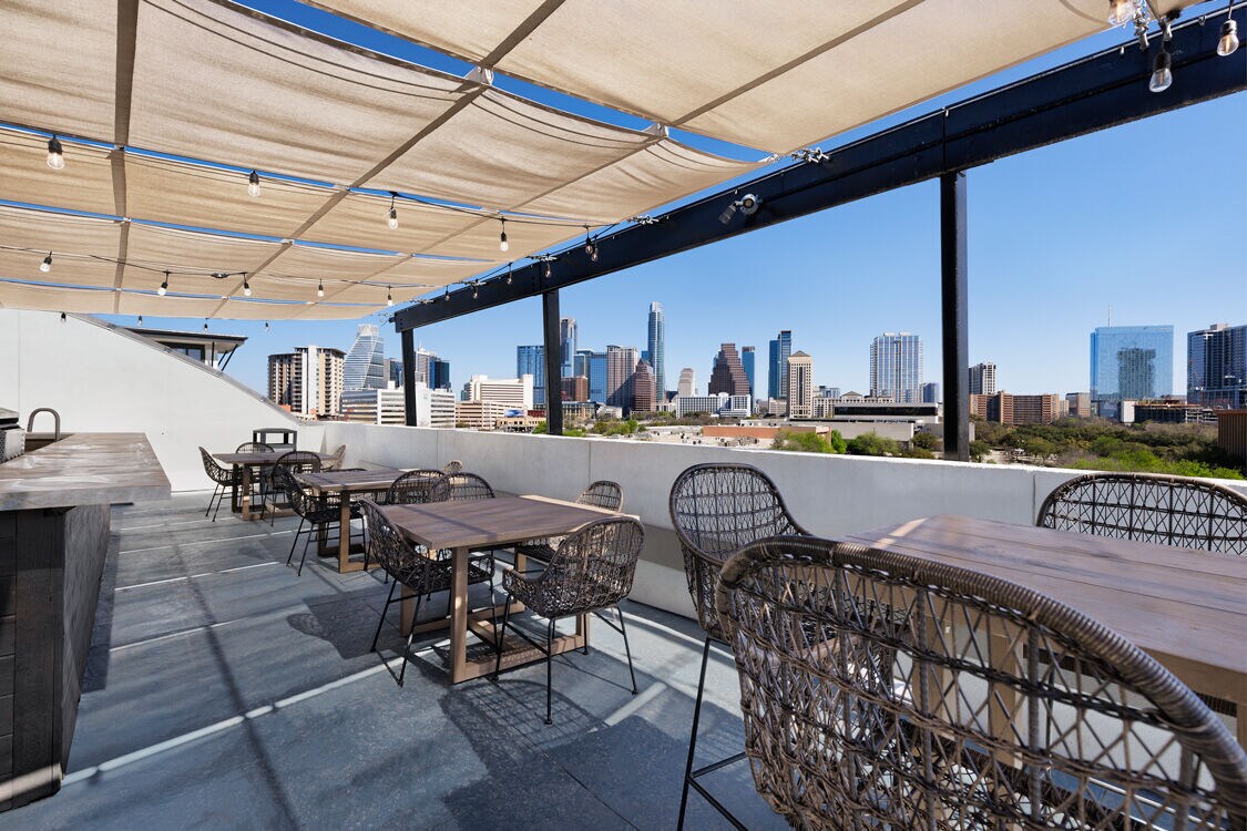 Boulevard Stays Walk to Downtown! 2BR SoCo